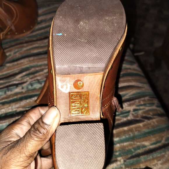 Miz Mooz Brown soft leather shearling lined boots size 9 - Picture 1 of 8